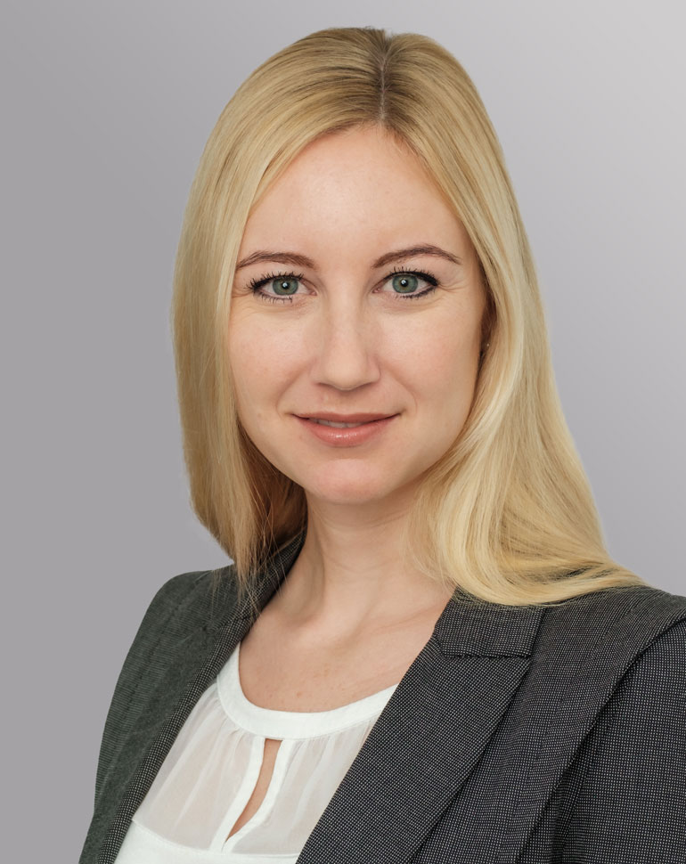 Dr Lisa Kraayvanger