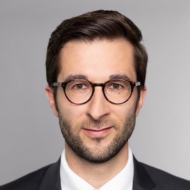 Franz Kauer, LL.M. (Stellenbosch).