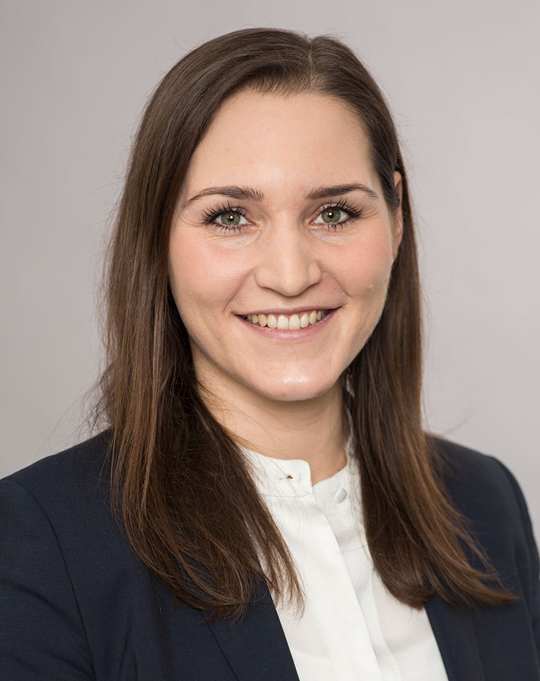 Dr Sandra Bausch